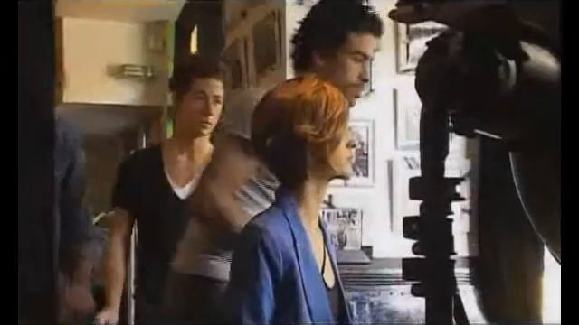 Pause A New York. Прическа в стиле Нью-Йорка (США) смотреть онлайн