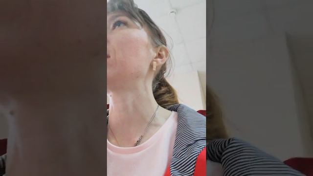 Как племянница меня спросила сегодня, как я вообще прошла в мед? пускают только студентов! 😜 смотреть онлайн