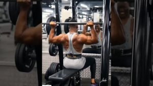 Упражнения на дельты: базовые, изолирующие для прокачки