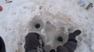 ВОТ ЭТО ПОПАЛ НА РАЗДАЧУ КАРАСЯ!!!ЗИМНИЙ КАРАСЬ СО ЛЬДА...ПЕРВАЯ РЫБАЛКА НА КАРАСЯ ЗИМОЙ!