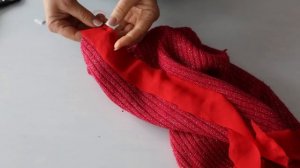 Уговорила подругу не выкидывать старый свитер, а отдать мне