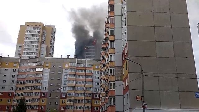 Пожар в жилом доме ул Шахтеров в Красноярске 21 09 2014 смотреть онлайн