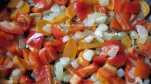 Минтай с овощами в сковороде