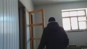 Встретили бомжа в заброшке