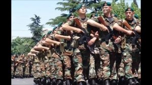 Рота бежит армейская песня