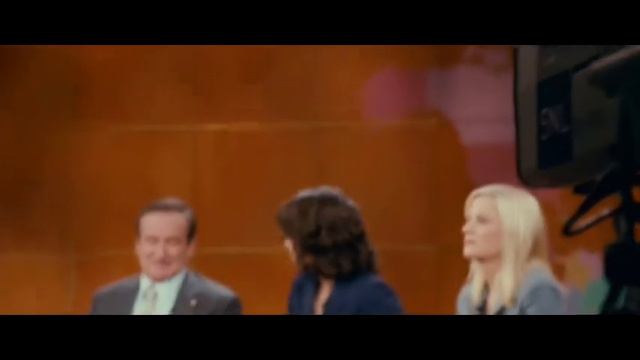 Шут не правит королевством. Он высмеивает короля... смотреть онлайн