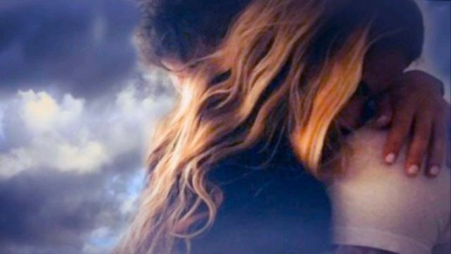 Борис Рыжий "Над домами, домами, домами..." Читает Павел Морозов смотреть онлайн