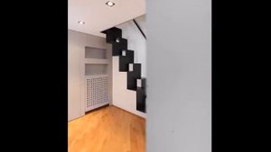 Простая маленькая лестница на чердак , идеи !