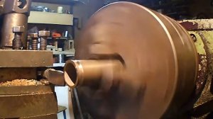 Самодельный отрезной резец из метчика.