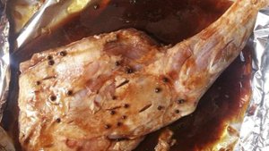 Баранья нога, запеченная на мангале