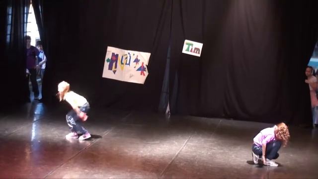 День Рождения Вортекс, танец от Алины и Арины смотреть онлайн