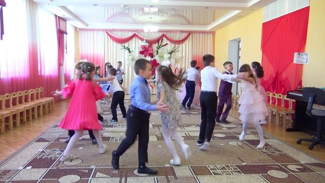 Полечка "Для мамочки" в детском саду. смотреть онлайн