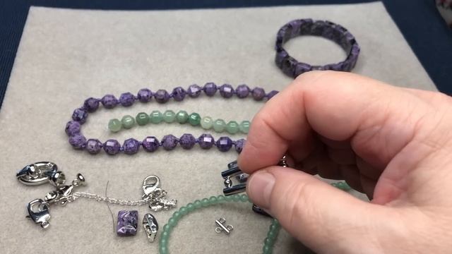 Браслет, бусы и серьги из ЧАРОИТА. Украшения для Галины из Вологды. Часть 6. смотреть онлайн