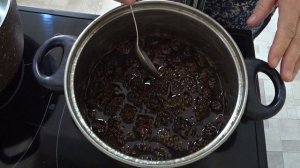 Варенье из сосновых шишек. Набрали, сварили, пробуем, думала, что это будет варенье, а это лечение