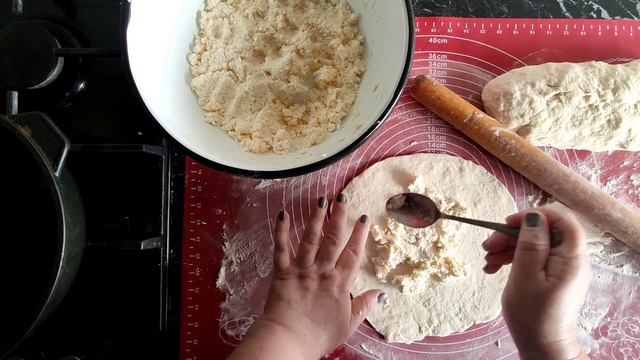 Нежные плацинды с творогом на кефире / как приготовить, рецепт, пошагово смотреть онлайн