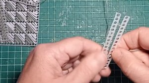 МК кошелёк для мелочей или банковских и других карт из пластиковой канвы и полиэфирного шнура.