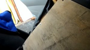 Крепим усилитель к заднему сиденью