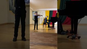 B. Dvarionas  “Sveikinimas”, atlieka Aleksej Danilenko, Emilijus Zabukas