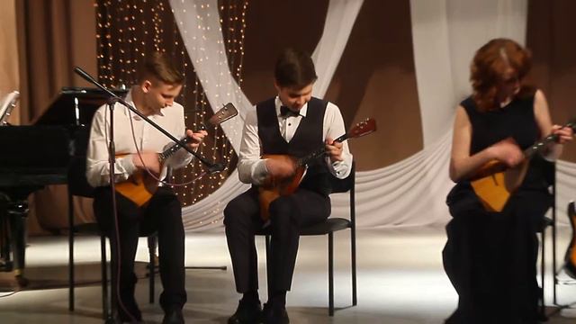 Ансамбль Балалаечников -  М.Рожков - На тот большак