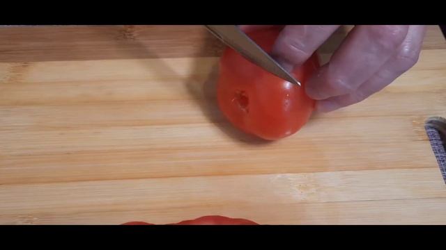 КУРИНЫЕ  РУЛЕТИКИ  с ПОМИДОРОМ  и СЫРОМ.