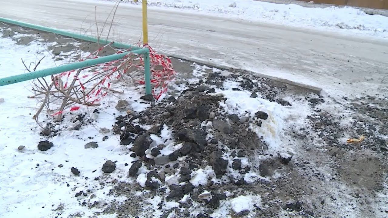 Будни бийск новости. Коммунальная авария в Бийске. ДТП на Ломоносова в Бийске 10 мая.