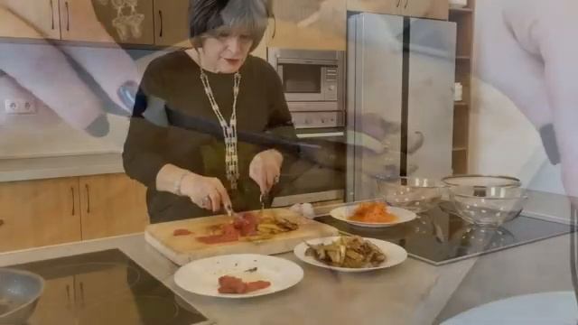 Легкий салат с баклажанами