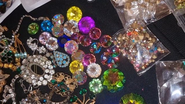 Огромный мегалот:Продаю все свои запасы для ремонта бижутерии