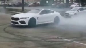 Бмв м8 дрифтует ???