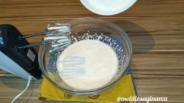 САМЫЙ НЕЖНЫЙ КЕКС. Всего 1 яйцо и 20мин! #кекс #капкейки #маффины