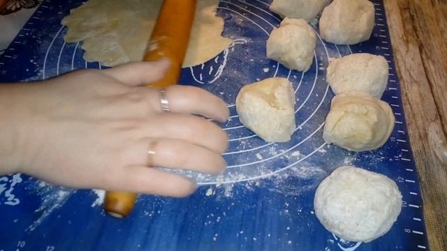Крымские ЧЕБУРЕКИ хрустящие сочные. По рецепту крымских татар. Быстро и вкусно.#чебуреки #крымские