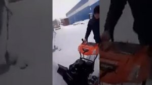 Работа снегоуборщика PATRIOT сибирь с двумя шнеками