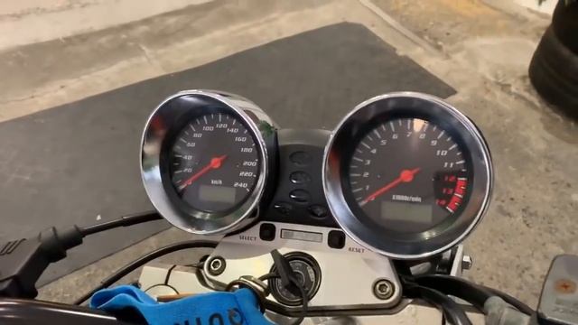 Proyecto Brat Style sobre Suzuki Bandit 600 finalizado - Grabamos en detalle y la comentamos смотреть онлайн