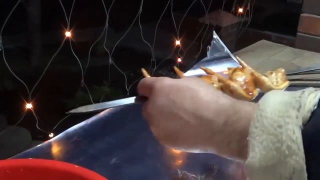 Вкуснейшие крылышки маринуем своим особым способом и жарим на мангале смотреть онлайн