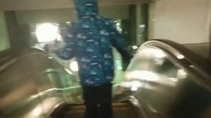 Москва станция Метро "Воробьёвы горы" ? Выход