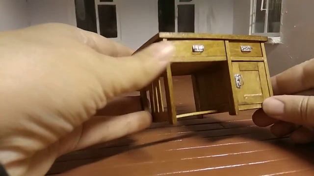 Миниатюрный стол смотреть онлайн