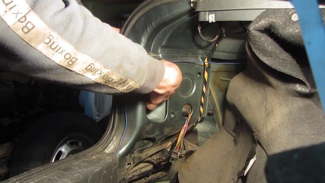 Замена лампы стоп-сигнала, задних габаритов и поворотов на Приоре Хэтчбек и Седан смотреть онлайн