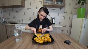 SLIVKI SHOW И ПОКАШЕВАРИМ! КРУТАЯ ДВОЙНАЯ ПРОВЕРКА РЕЦЕПТА! Курица в панировке из чипсов.