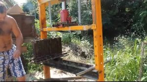 Топливные брикеты своими руками на гидравлическом прессе. Fuel briquettes with your hand.