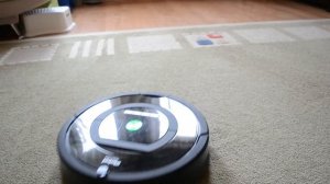 Роботы пылесосы Румба 710  и Скуба 230 в работе