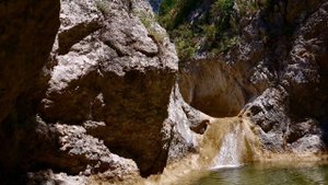 ТРЕХКАСКАДНЫЙ ВОДОПАД КРЫМ НОВОБОБРОВКА ИЮЛЬ 2022г 4к