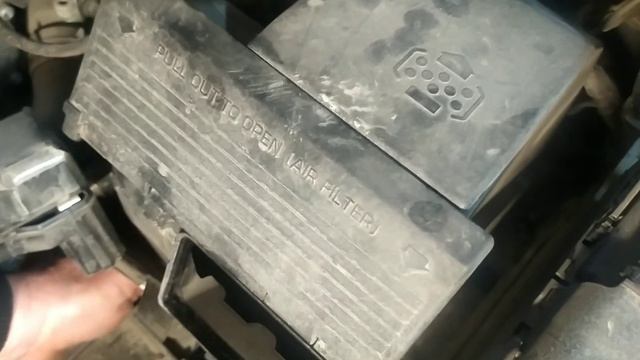 Kia Sportage. замена расходников. масла фильтра. Топливного фильтра. смотреть онлайн