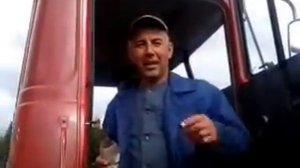 Пьяный работник разговаривает с начальником