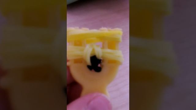 Банан из резинок на рогатке. смотреть онлайн