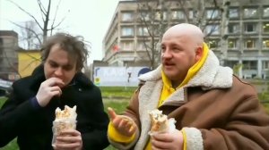 ХОВАНСКИЙ И СУПЕР СТАС едят шаурму. Ржач!