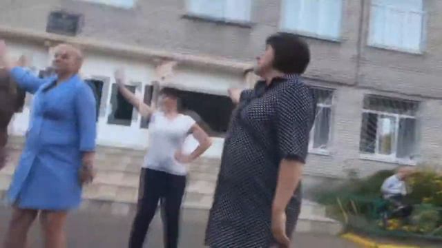 Песня родителей на выпускном вечере))) смотреть онлайн