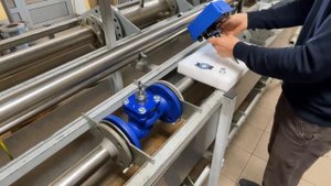 Установка электропривода ВЭП на двухходовой регулирующий клапан ВКСР.