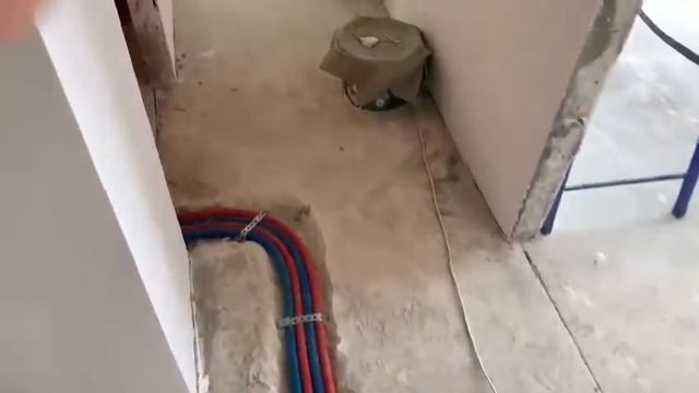 Монтаж труб водоснабжения Rehau в новостройке смотреть онлайн