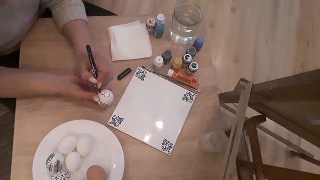 Мастер - класс по росписи пасхальных яиц для детей