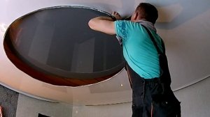Порвался натяжной потолок. Ремонт за 1 день.