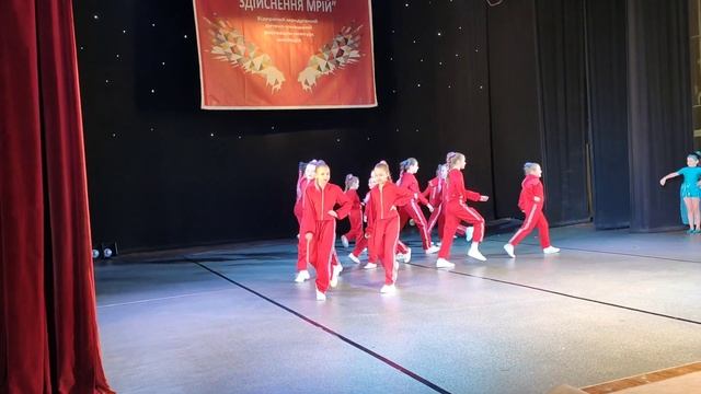 Танцювальна студія "АйсеДОРа" - Me too смотреть онлайн